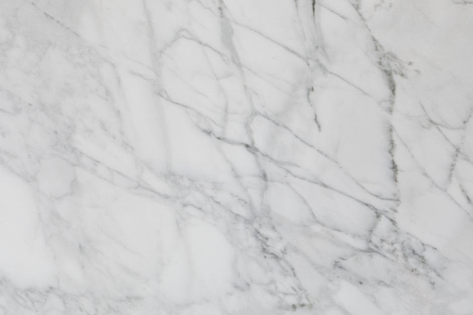 Rw, R’A, αw, NRC i ΔLw w praktyce: jak czytać parametry akustyczne i nie dać się nabić w butelkę