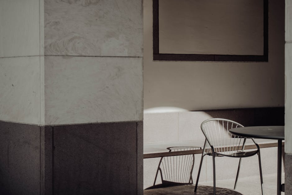 Rolety zewnętrzne i żaluzje fasadowe a hałas: ile realnie tłumią i jak je dobrać