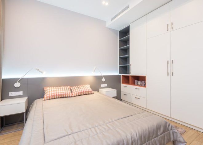 Szafa wnękowa jako tłumik hałasu: projekt, wypełnienie i ustawienie krok po kroku