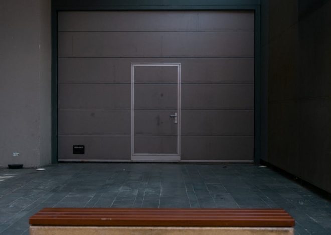 Brama garażowa segmentowa bez hałasu: napęd, prowadnice i wibroizolacja krok po kroku