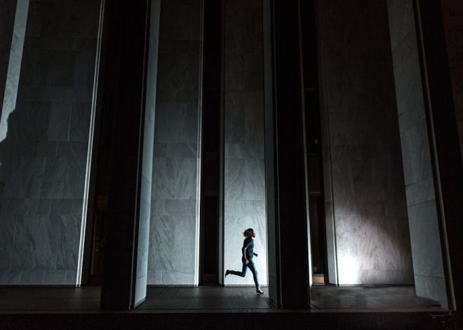 Przedpokój i korytarz bez pogłosu: praktyczny plan na ciszę i koniec efektu tunelu